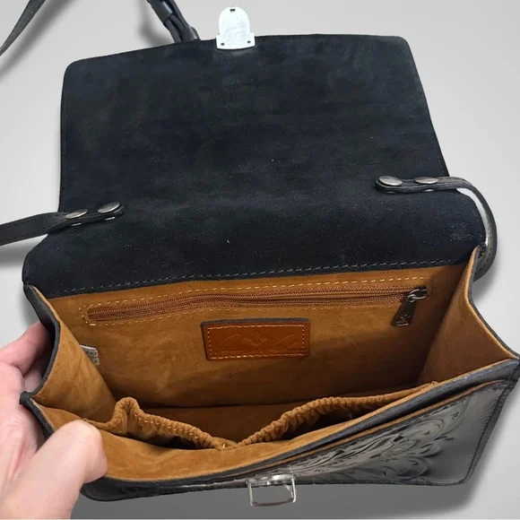 NWOT Patricia Nash Locri Black Tooled Leather Crossbody Purse - Picture 3 of 7